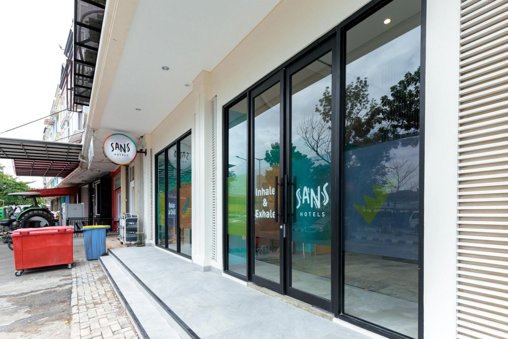 Sans Hotel Kelapa Gading จาการ์ตา ภายนอก รูปภาพ